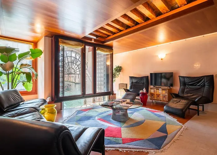 Casa Flavia Ai Morosini - Luxury Apartment With Canal View