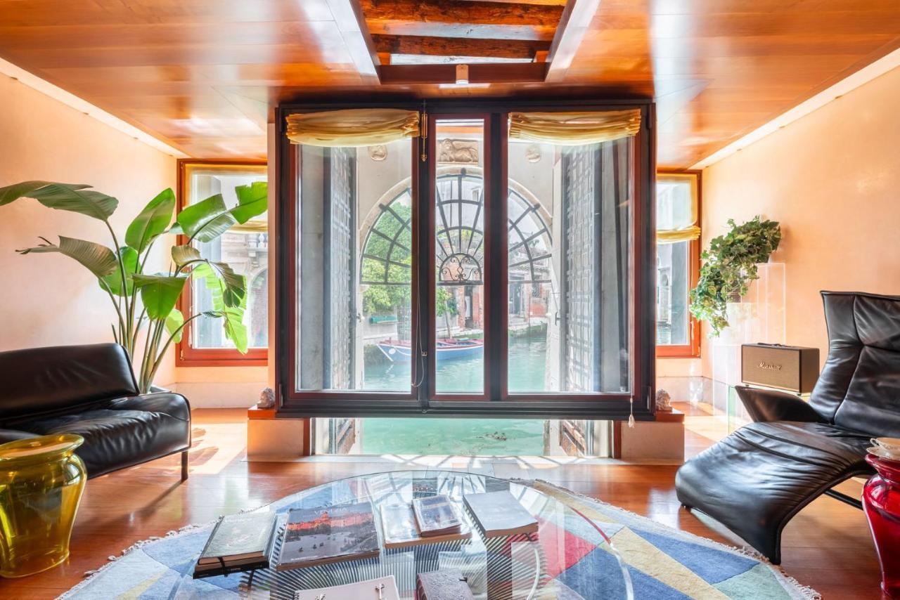 Vakantiehuis Casa Flavia Ai Morosini - Luxury With Canal View Venetië